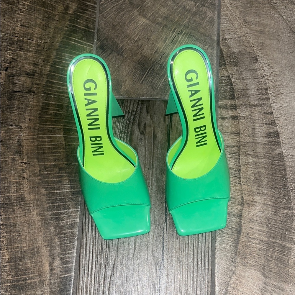 Gianni Bini Green Block Heel Mules - Picture 4 of 4